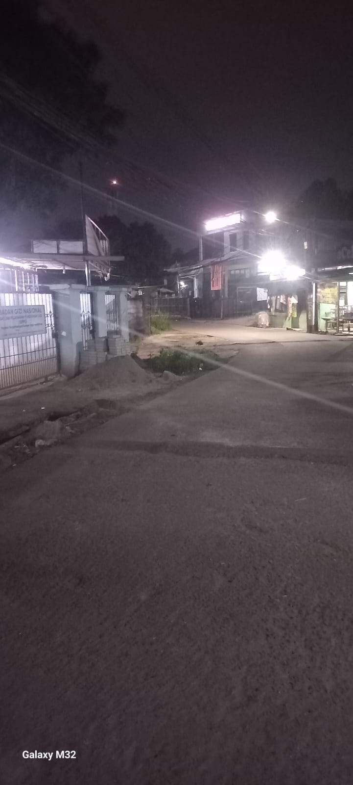GIAT JAGA MALAM OLEH PETUGAS KEAMANAN RT. 003